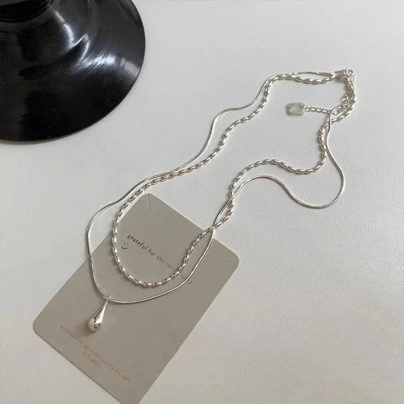 Collier pendentif goutte d'eau