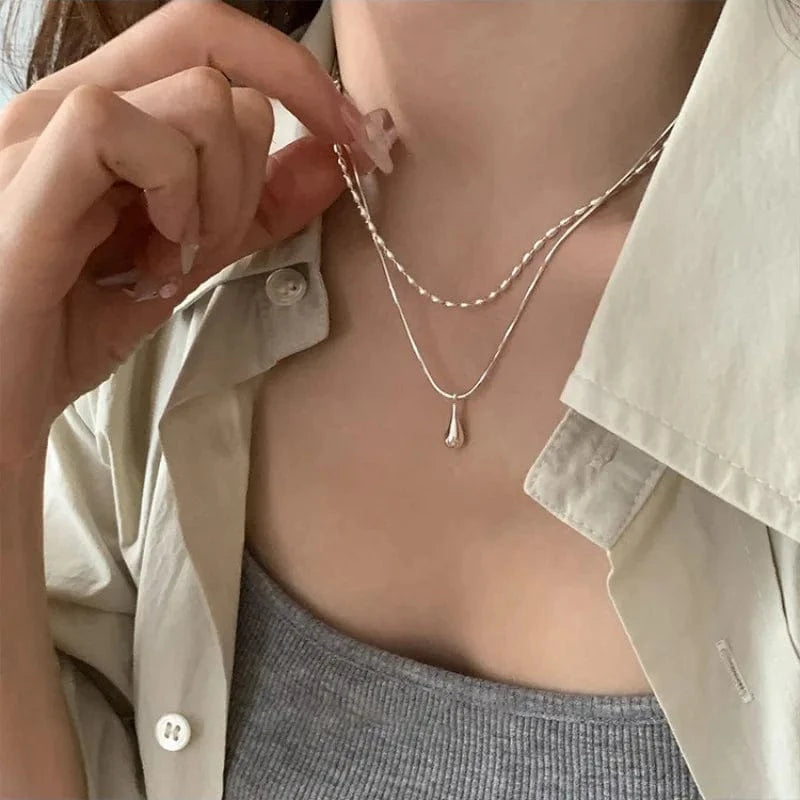 Collier pendentif goutte d'eau